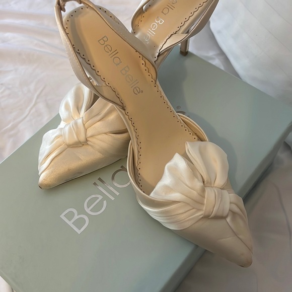 Bella Belle Reese Pointed Toe Wedding Slingback Heels with Bow - Picture 1 of 11